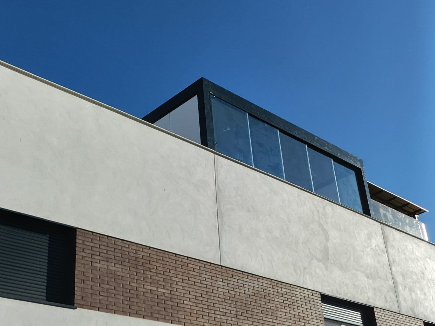 7 mundoaluminium-ventanas-aluminio-pvc-cerramientos-bioclimaticos-techos-cerrajeria-automatismos-valencia-torrent